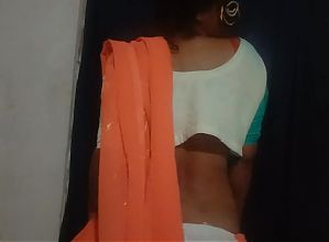 Srilankan sexy girl Ware sari and open her bobo,Hot girl some acting her clothes removing, sexy women episode